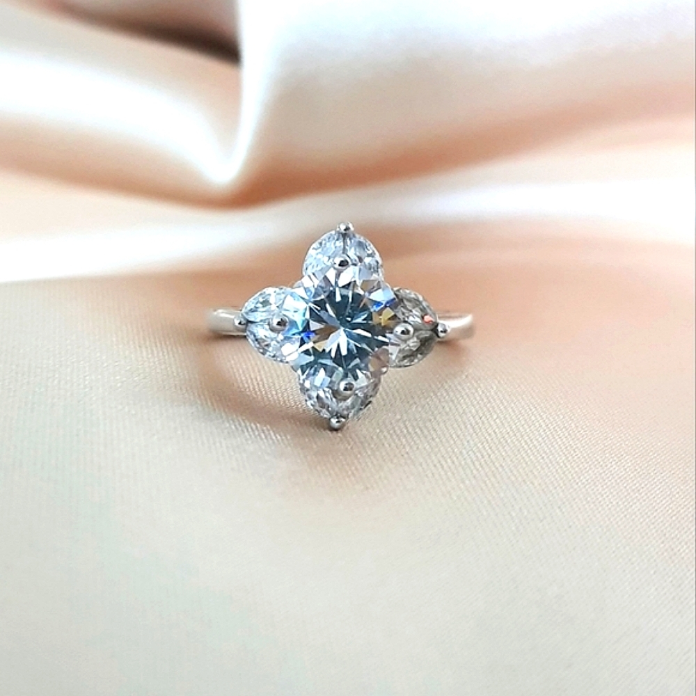 Sweet Flower Ring - Picture 3 of 7